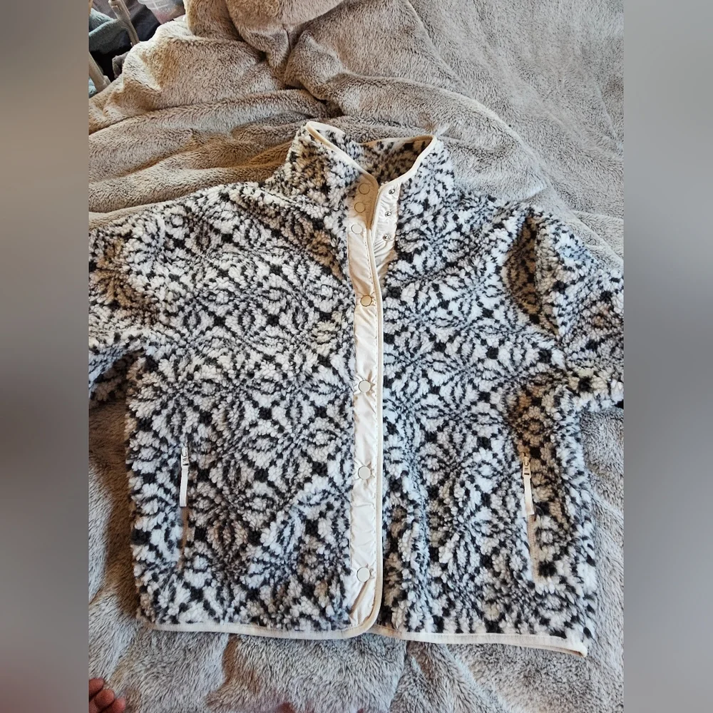 Fabletics tahoe teddy jacket white and gray (Authentic) - Picture 3 of 5